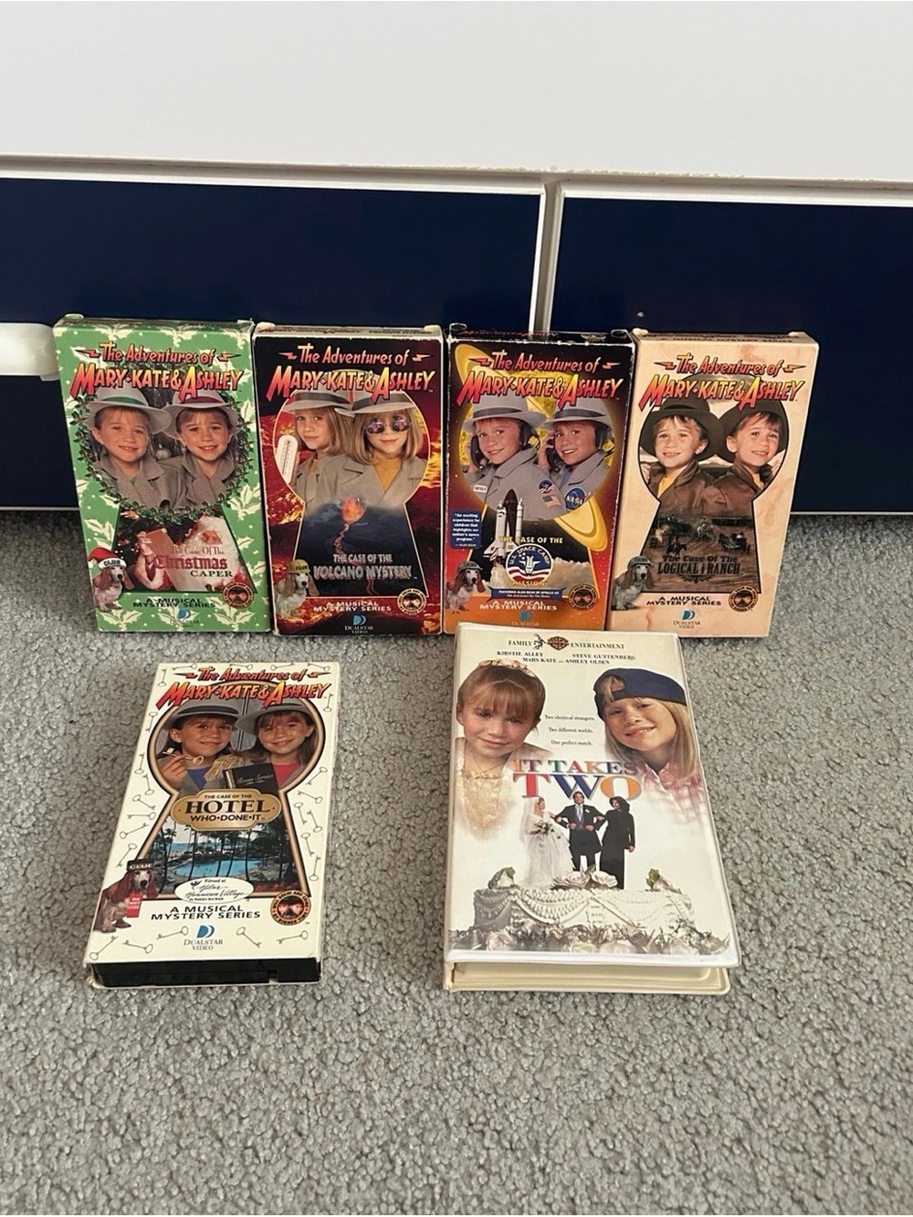 Mary-Kate and Ashley Olsen VHS - Lot of 6 (Mix of Clamshells + Slip-Cover) - Picture 1 of 12